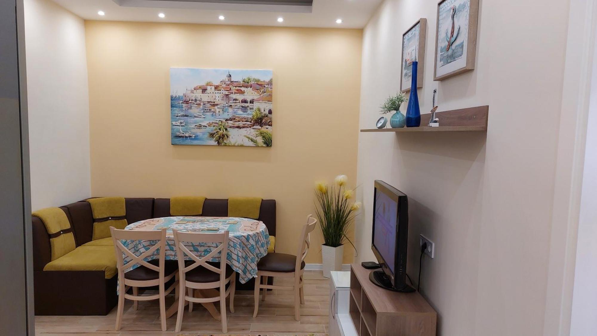 Апартамент Pink&Blue - 2BDR Apartment with Balcony Варна Экстерьер фото